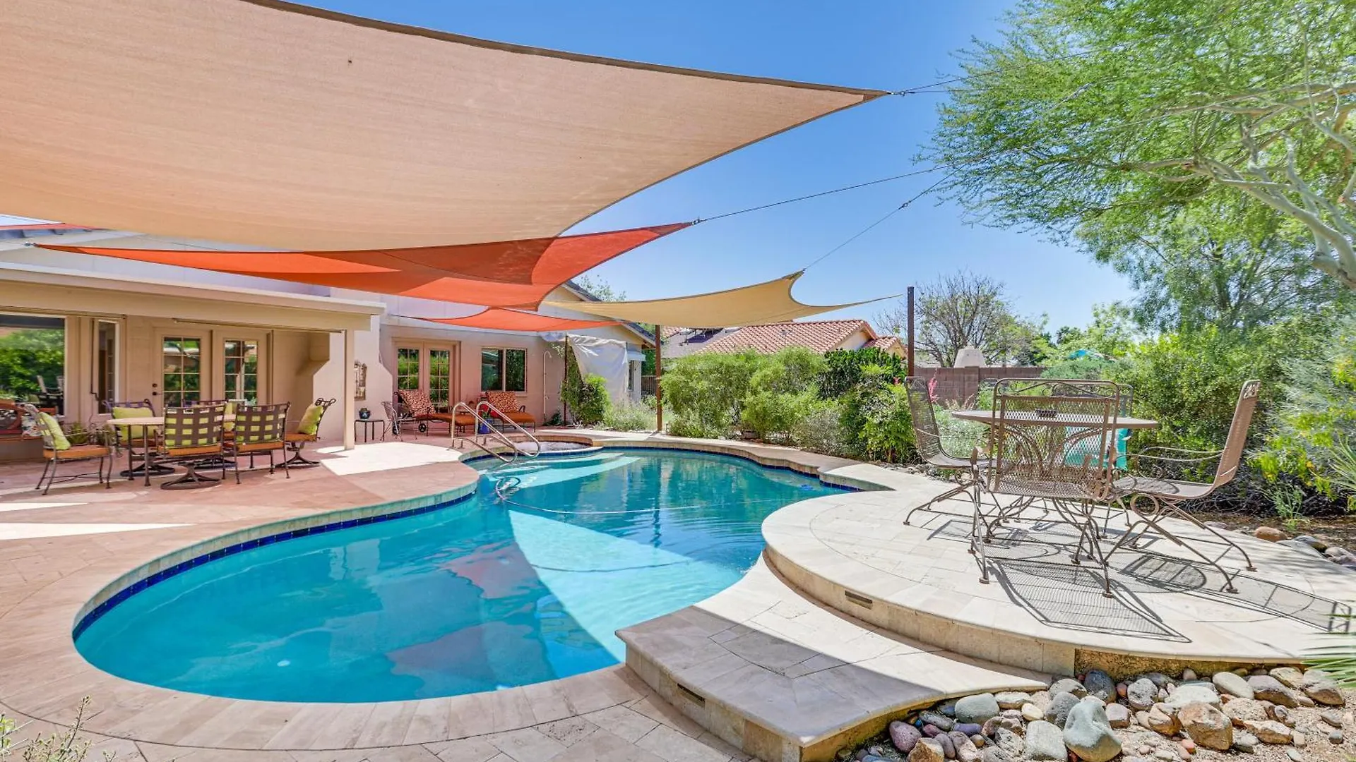 Sunny Phoenix Casita With Pool And Patio Access 0*,